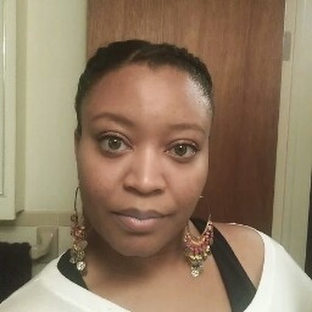 Meet your Posher, Moiya
